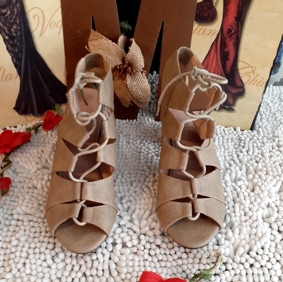 Restricted ankle open toe shoes size 7.5 - Picture 3 of 5